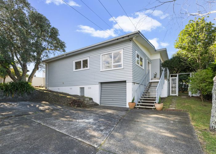  at 1/1A Scarboro Terrace, Murrays Bay, North Shore City, Auckland