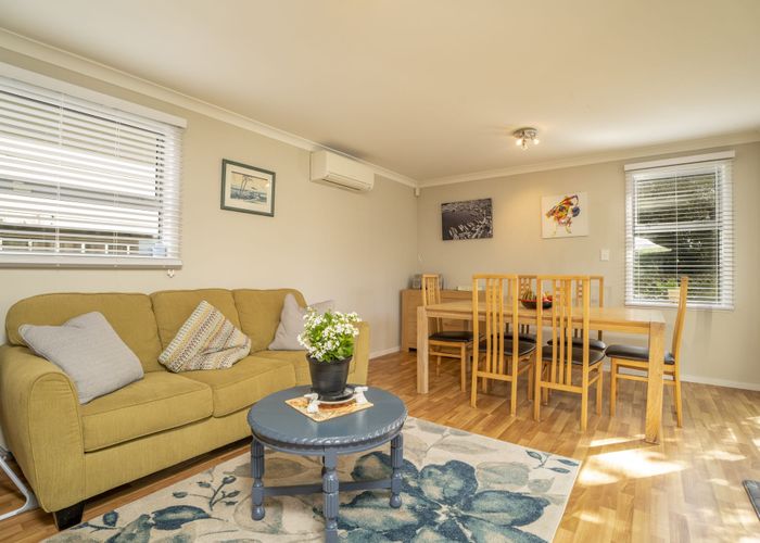 For sale 107 Kenmore Street, Newlands, Wellington homes.co.nz