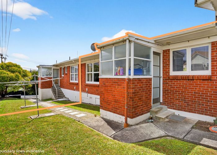  at 2/497 Beach Road, Murrays Bay, North Shore City, Auckland