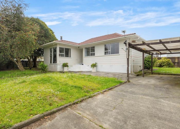  at 2 Navigator Place, Papatoetoe, Manukau City, Auckland