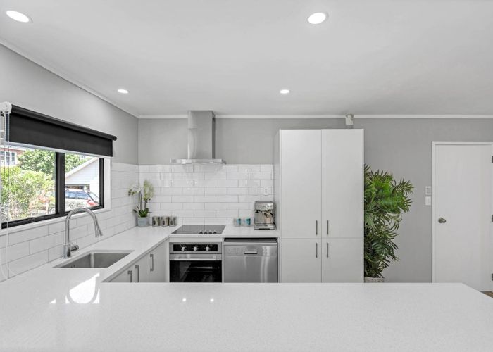  at 16C  Pine Street, New Lynn, Waitakere City, Auckland