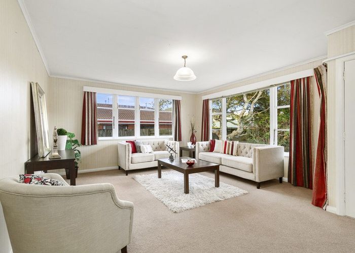  at 83 Oxford Street, Tawa, Wellington