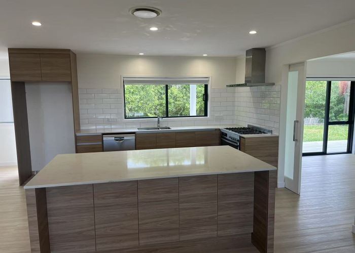  at 9 Malloy Place, Eastern Beach, Auckland
