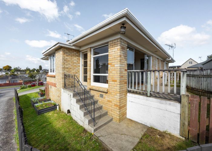  at 32A Hinton Avenue, Forest Lake, Hamilton