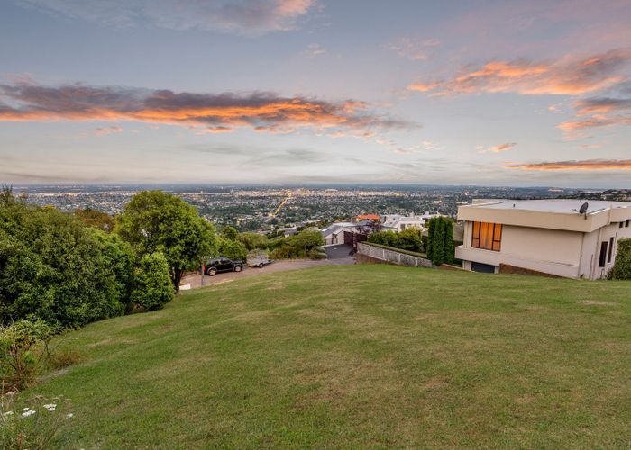  at 3 Derrynane Lane, Cashmere, Christchurch City, Canterbury