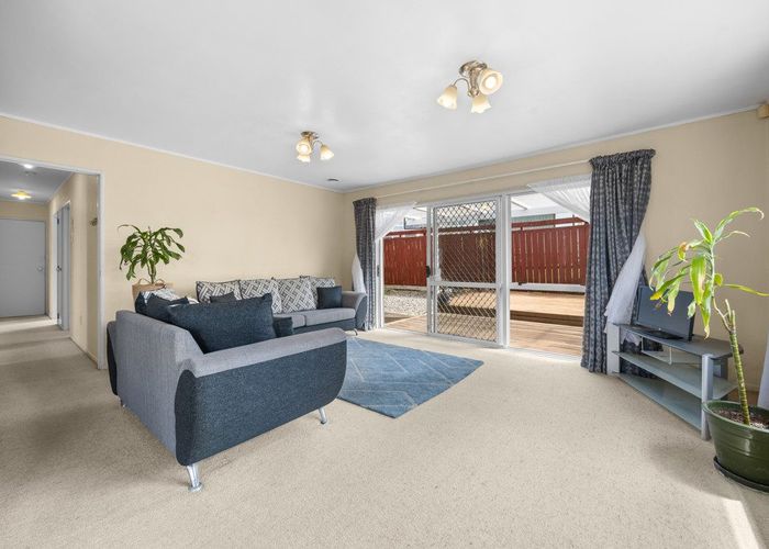  at 2/34 Rotoiti Avenue, Pakuranga Heights, Manukau City, Auckland