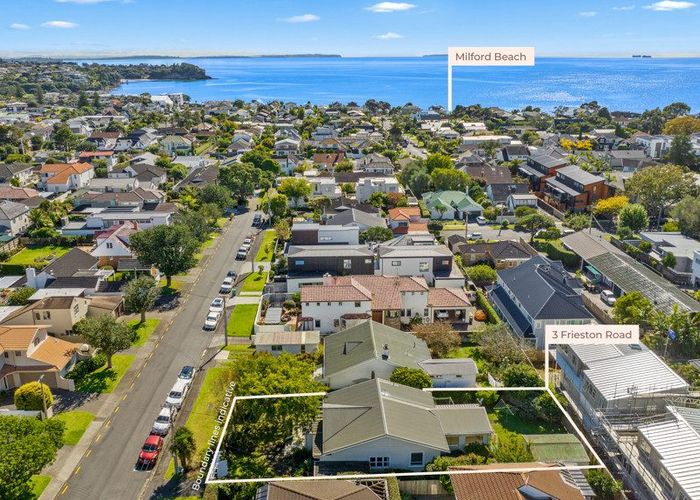  at 3 Frieston Road, Milford, North Shore City, Auckland
