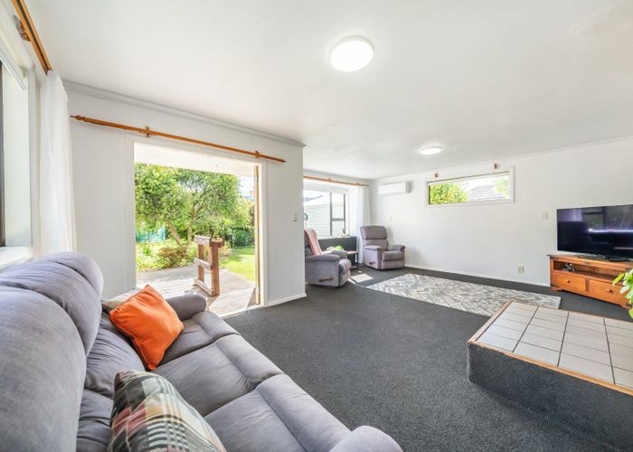  at 4 Davis Crescent, Elderslea, Upper Hutt