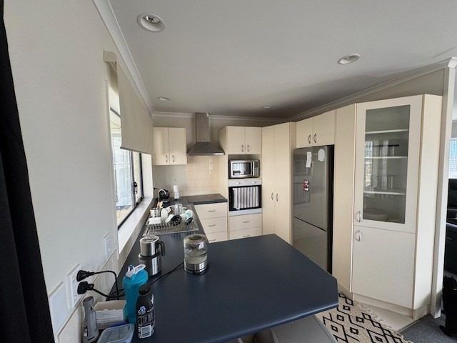  at 18 Lizzie Lane, Clover Park, Auckland