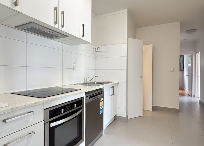  at 20 Woodcote Drive, Glenfield, Auckland
