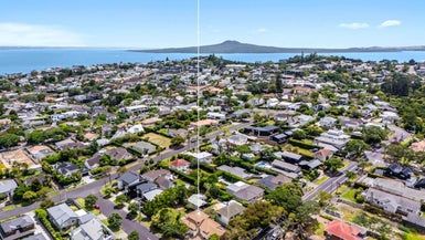  at 70 Kesteven Avenue, Glendowie, Auckland