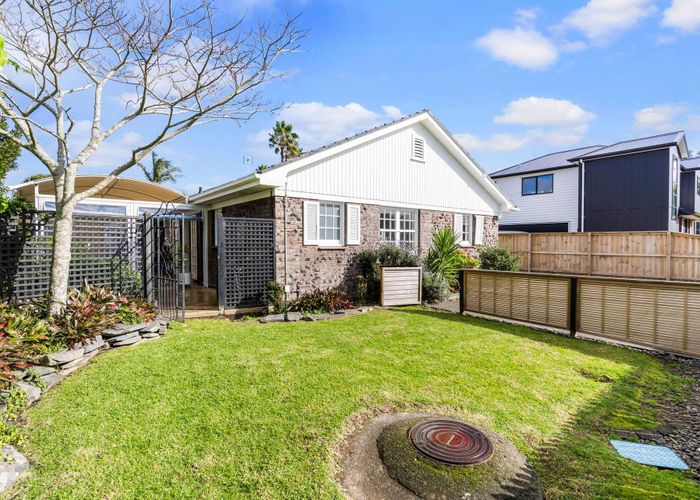  at 1/4 Jern Place, Eastern Beach, Auckland