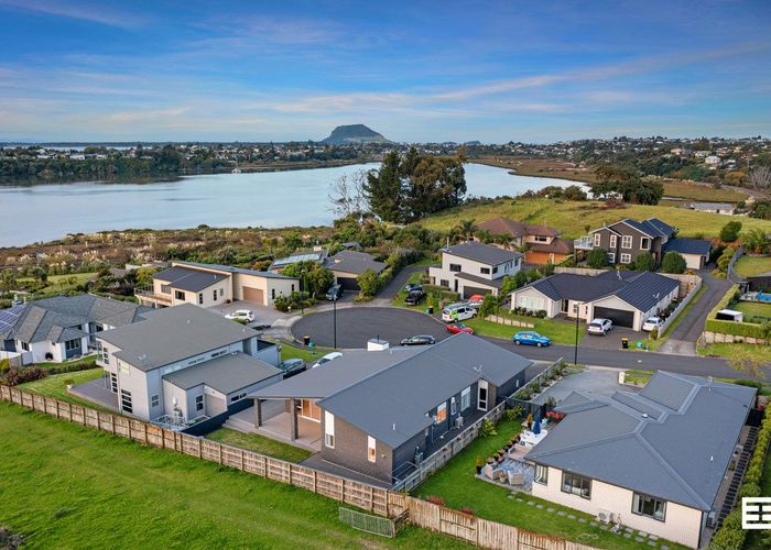  at 11 INLET VIEWS, BETHLEHEM, Tauranga
