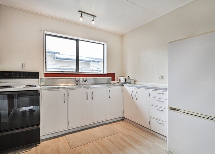  at 2/704 Charles Street, Raureka, Hastings