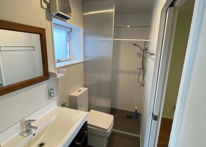  at 570 Ormiston Road, Manurewa