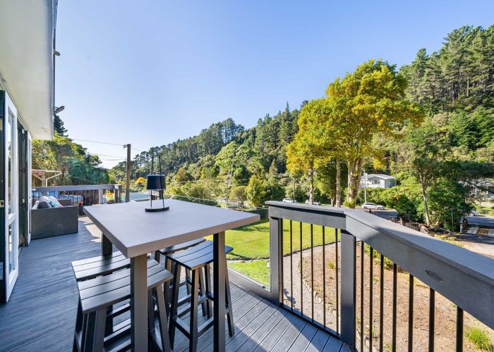 For sale 114 Pinehaven Road, Pinehaven, Upper Hutt, Wellington