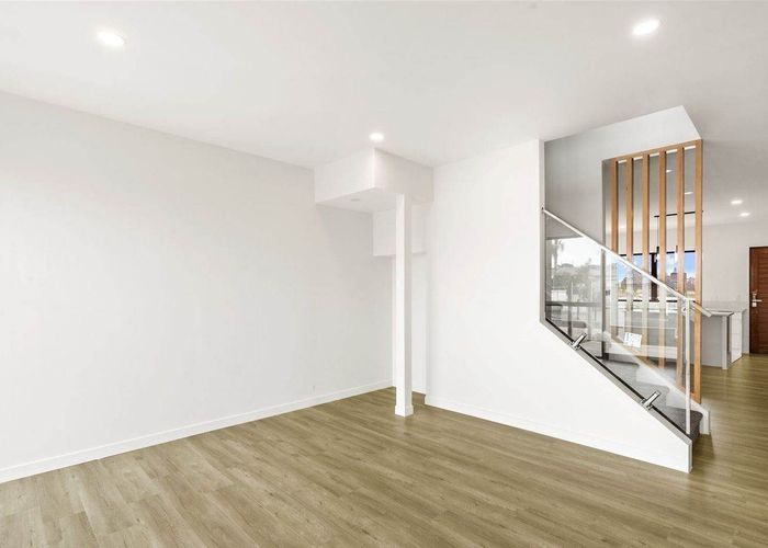  at 10 Grange Road, Papatoetoe, Manukau City, Auckland