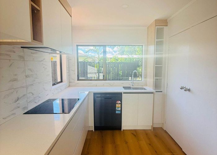  at 2/20 Taonui Street, Rosehill, Papakura, Auckland