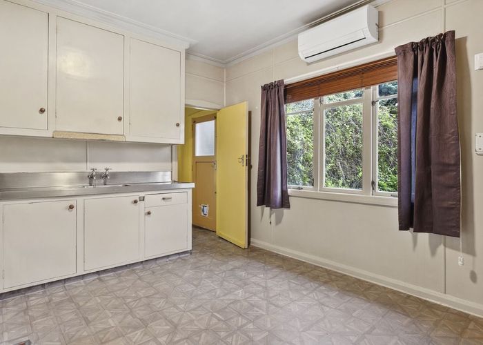  at 37 Albert Street, Saint Clair, Dunedin