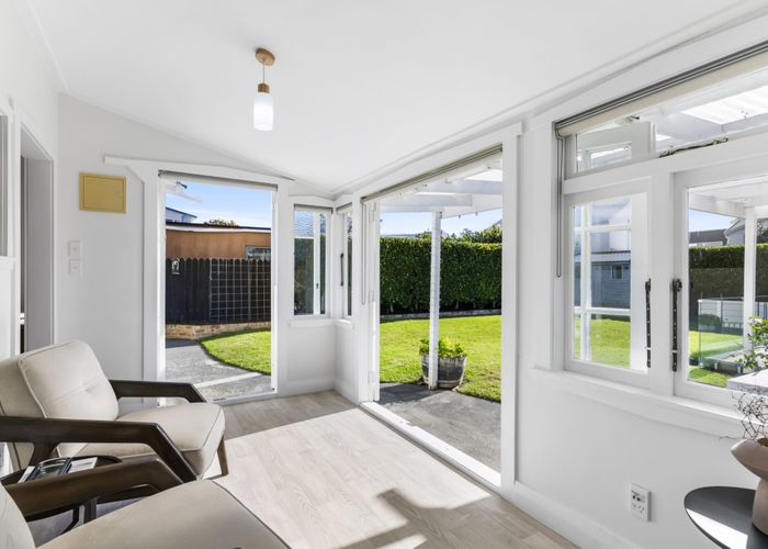  at 12 Johnstone Street, Point Chevalier, Auckland