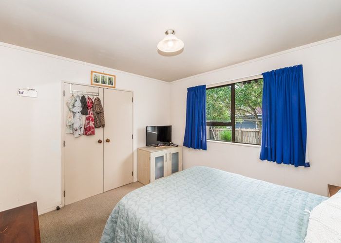  at 18 Rosewood Place, Paraparaumu