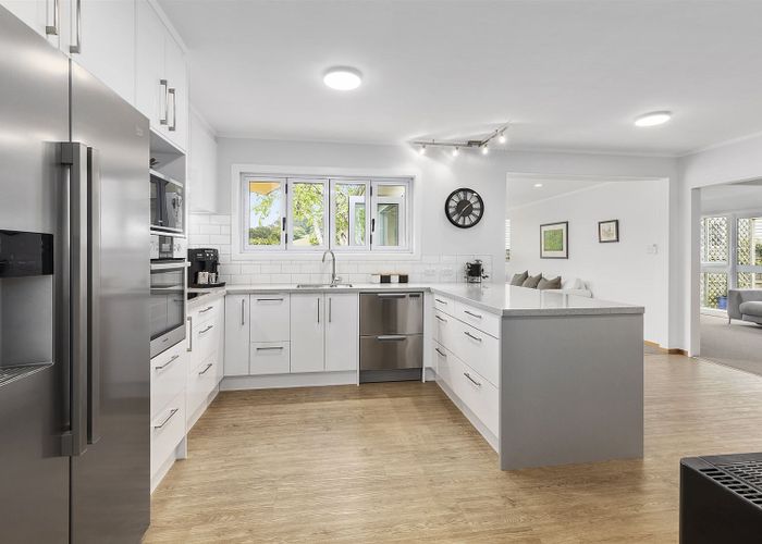  at 142 Kahu Road, Paremata, Porirua