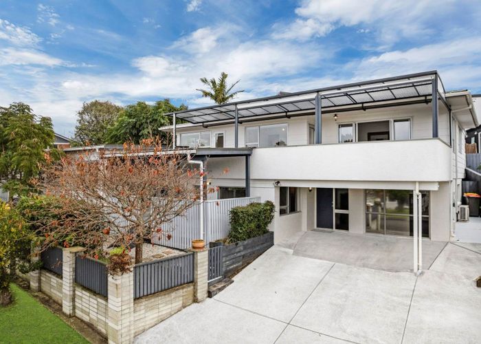  at 4 Bacot Place, Howick, Manukau City, Auckland