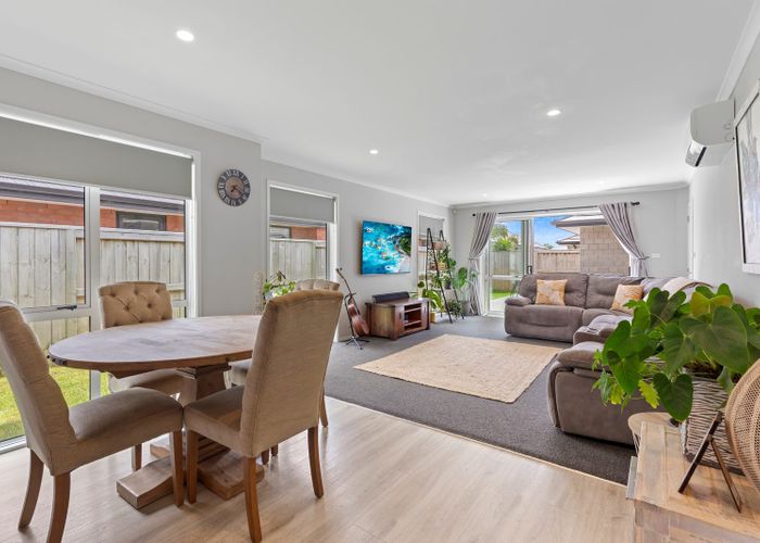  at 8 Komata Crescent, Papamoa Beach, Tauranga, Bay Of Plenty