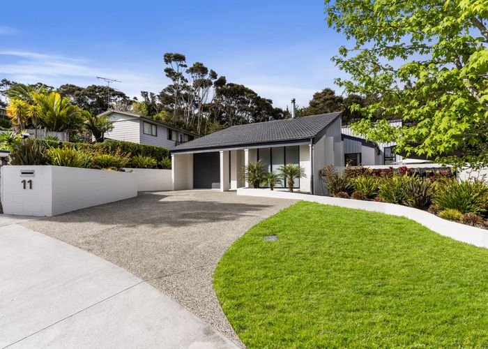  at 11 Eugen Place, Bayview, Auckland