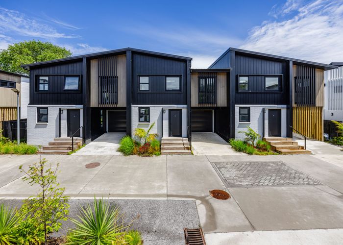  at 15 Kaaramuramu Lane, Mangere Bridge, Manukau City, Auckland