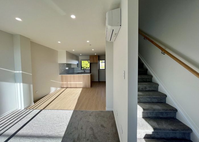  at 2/10 Fairclough Road, Beach Haven, North Shore City, Auckland