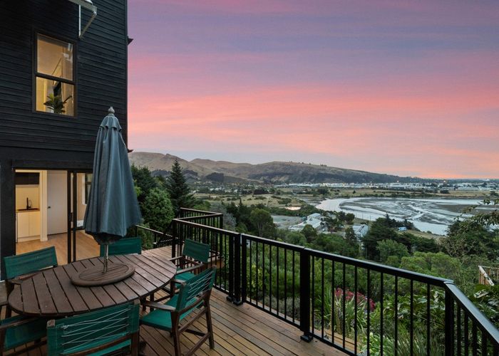  at 5 Osmond Lane, Mount Pleasant, Christchurch