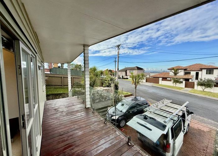  at 3 Richards Ave, Forrest Hill, North Shore City, Auckland