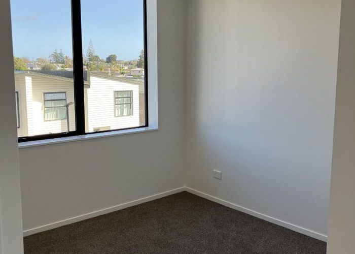  at 101/3 Rauemi Way, Te Atatu South, Waitakere City, Auckland