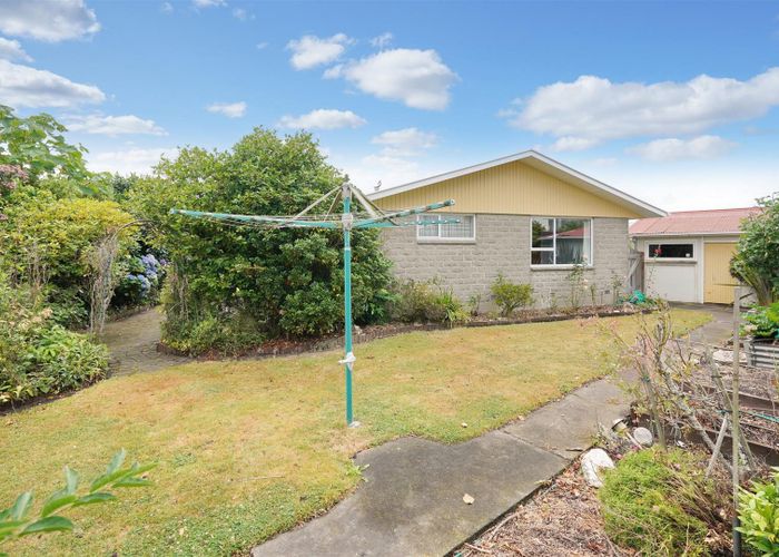  at 14 Ron Place, Bishopdale, Christchurch