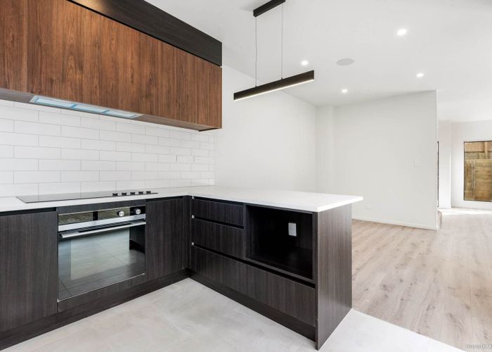  at 1/105 Hobsonville Road, West Harbour, Waitakere City, Auckland