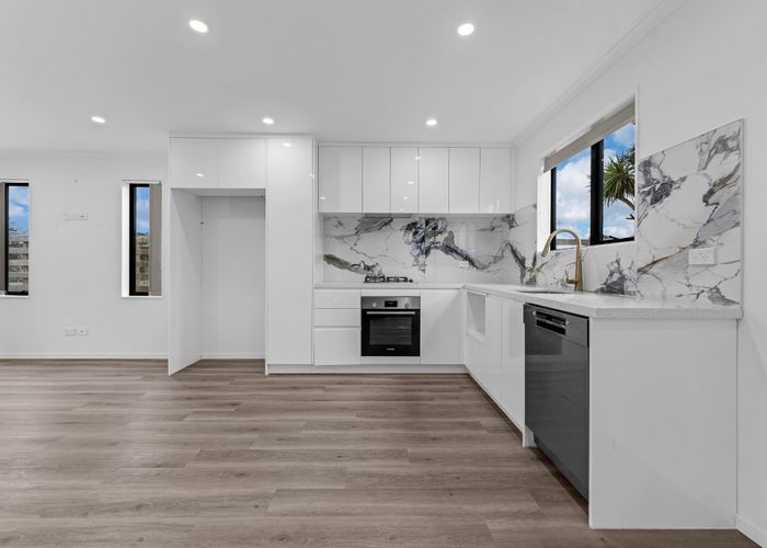  at 100E Seymour Road, Sunnyvale, Waitakere City, Auckland