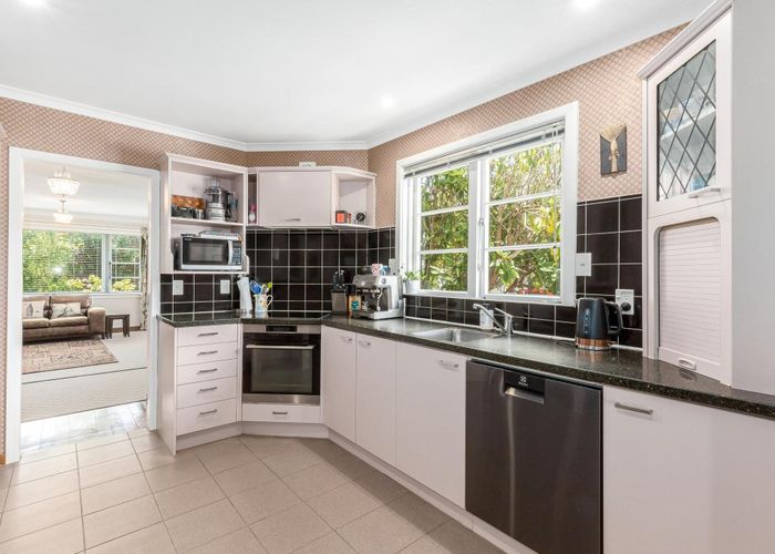  at 3 Romney Square, Tawa, Wellington