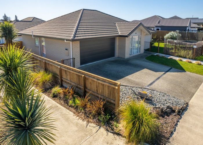  at 26 Pine Crest Drive, Richmond