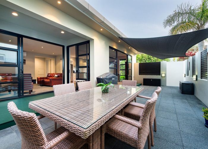  at 16 Kahikatea Close, Campbells Bay, North Shore City, Auckland