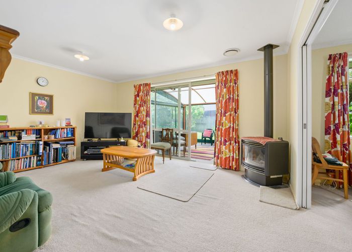  at 10 Jarvis Court, Huntington, Hamilton