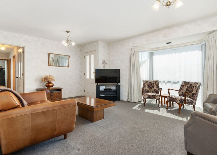  at 86 Royal Park Drive, Parklands, Christchurch City, Canterbury