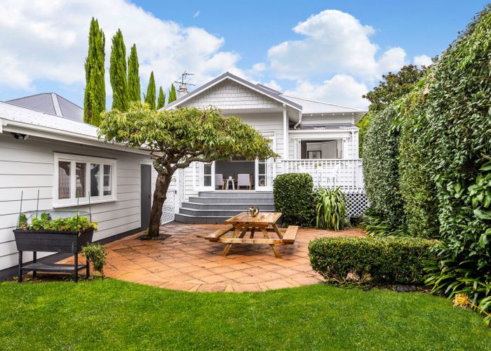  at 11 Shaw Street, Sandringham, Auckland