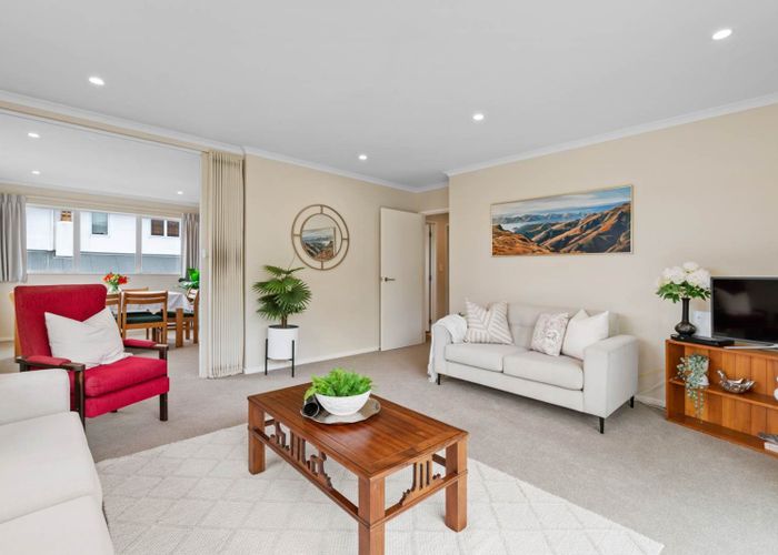  at 12 Kiteroa Terrace, Rothesay Bay, Auckland