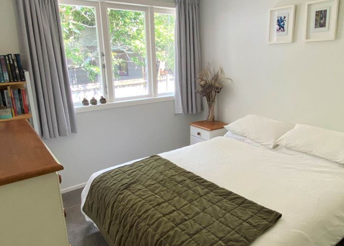  at 5 Beaufield Lane, Te Atatu Peninsula, Waitakere City, Auckland