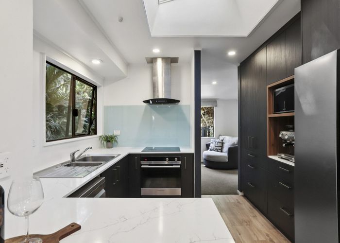  at 420 Scenic Drive, Waiatarua, Waitakere City, Auckland