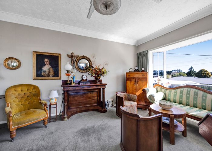  at 32 Queens Road, Glen Avon, New Plymouth, Taranaki