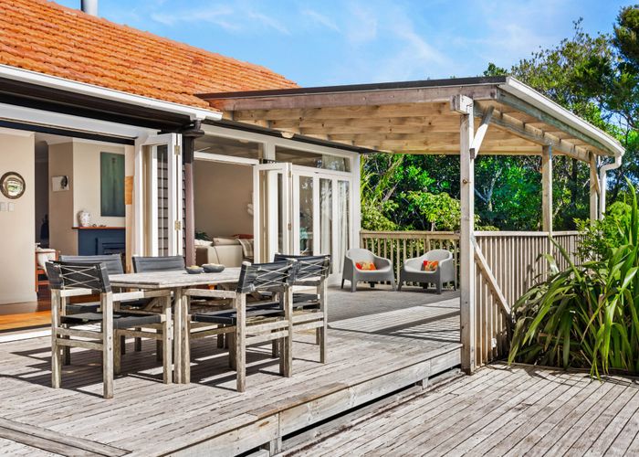  at 2 Tawari Road, Henderson Valley, Waitakere City, Auckland