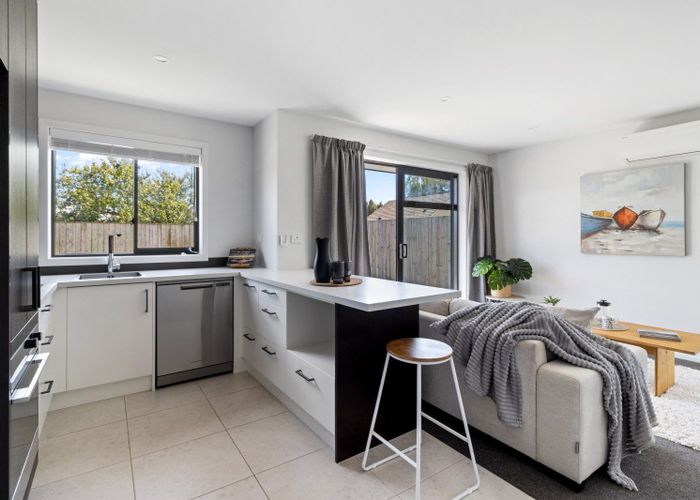  at 1136 Heaphy Terrace, Fairfield, Hamilton