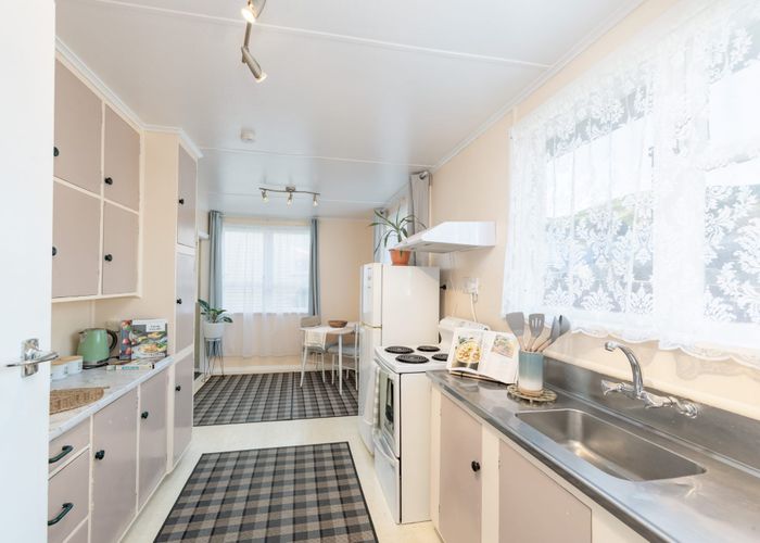  at 15 Arahura Crescent, Waitangirua, Porirua